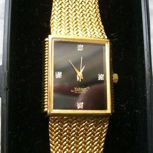 Vintage Xavier Women's Wrist Watch faux gold metal
